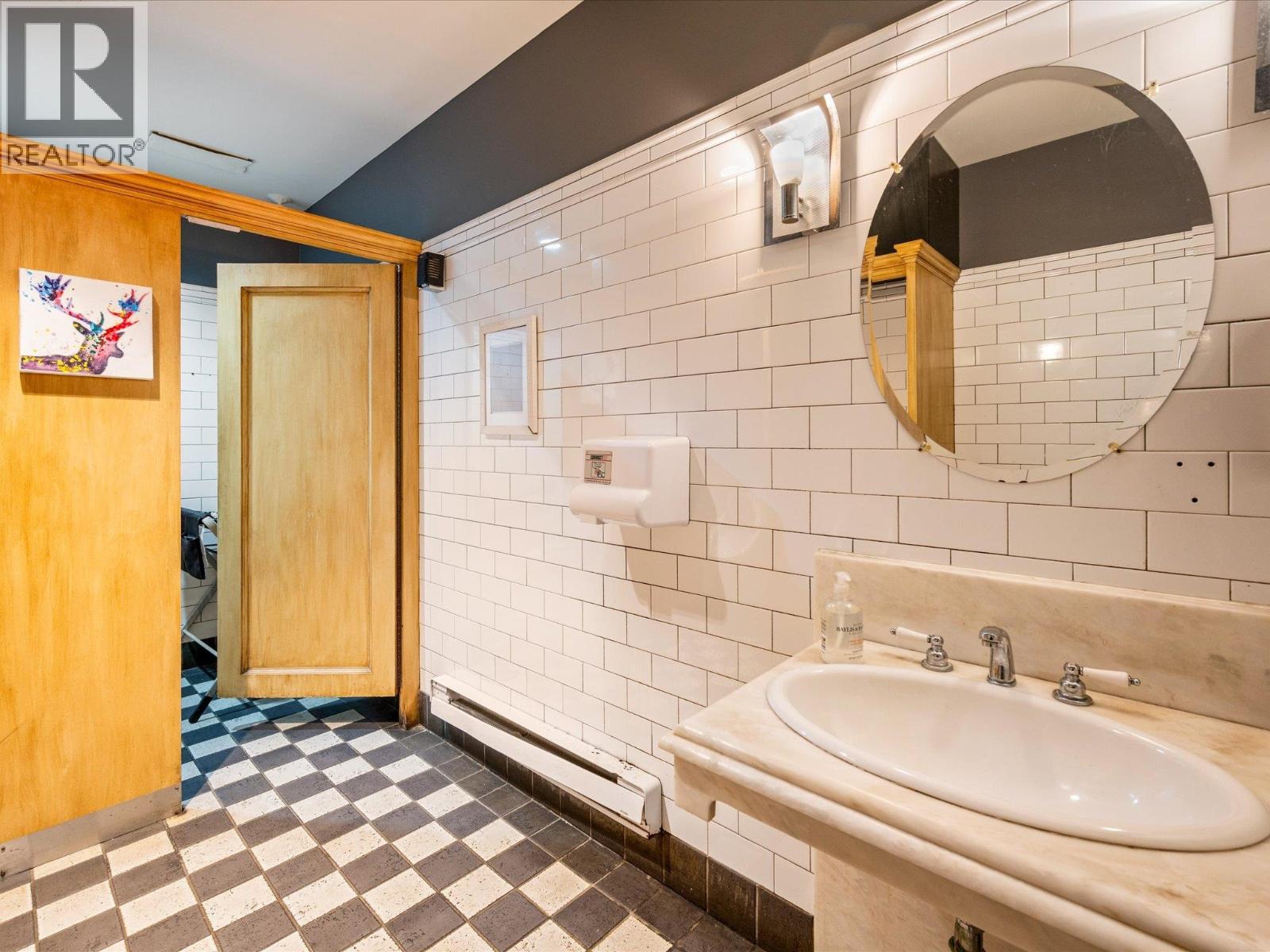 12004 Confidential Street, Whistler, British Columbia  V0V 0V0 - Photo 23 - C8073457