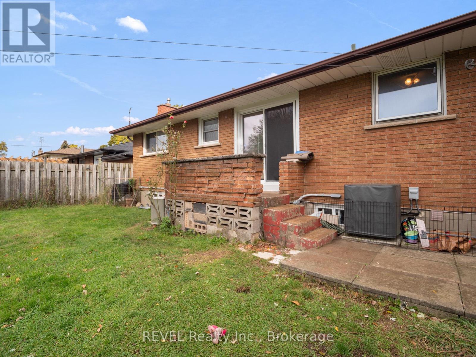 95 Windward Street, St. Catharines, Ontario  L2M 4C4 - Photo 30 - X12484204