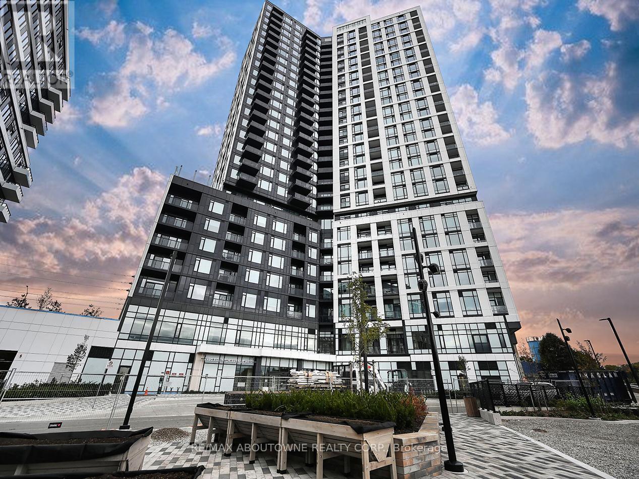 704 - 2495 EGLINTON AVENUE W, Mississauga, Ontario