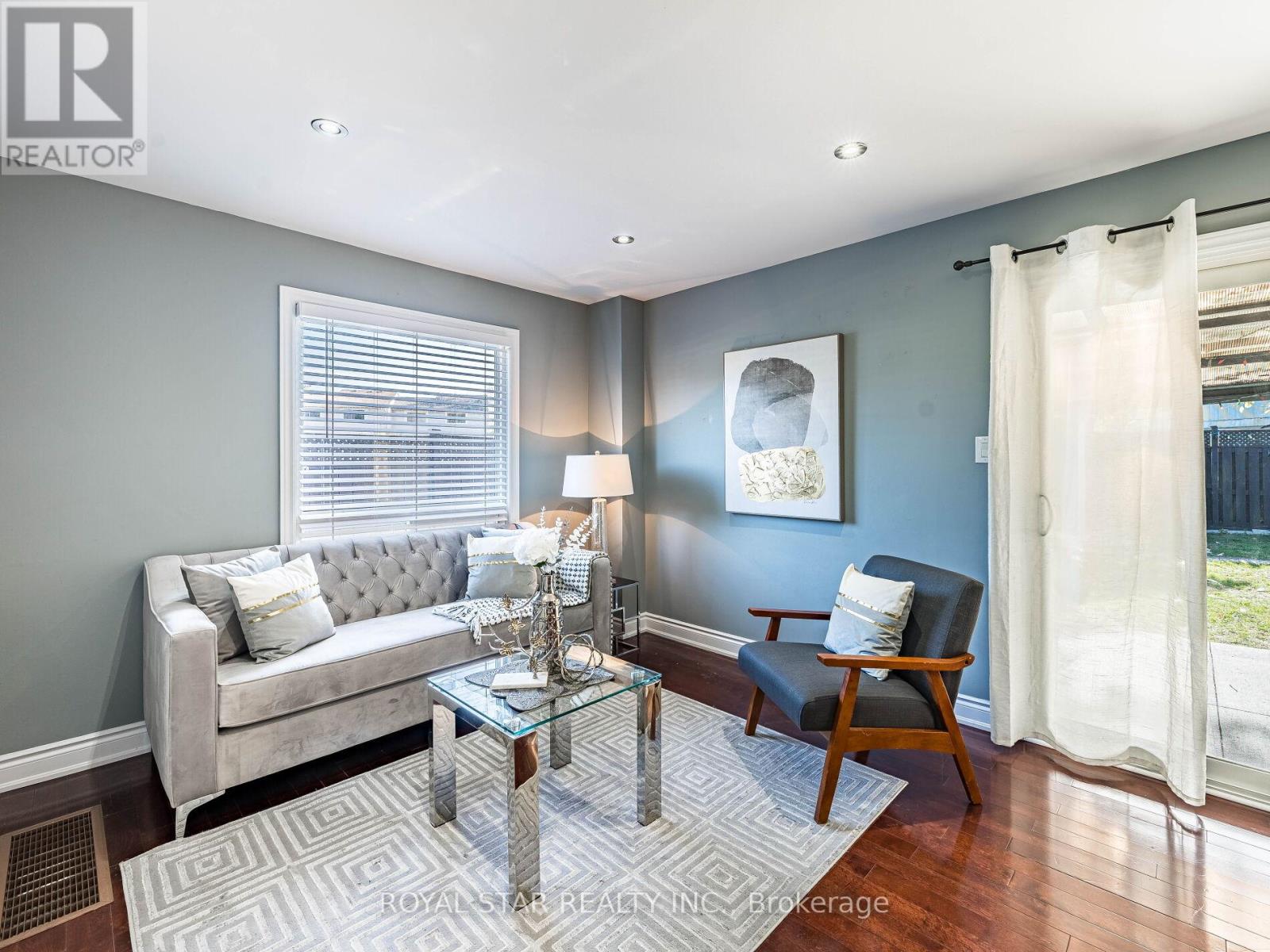 1 Gold Finch Court, Brampton, Ontario  L6S 2K7 - Photo 8 - W12436656