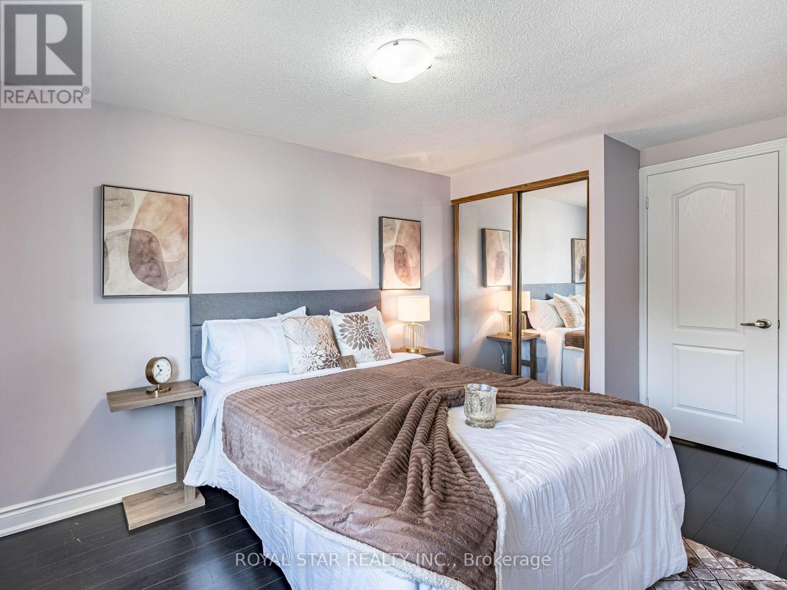 1 Gold Finch Court, Brampton, Ontario  L6S 2K7 - Photo 19 - W12436656