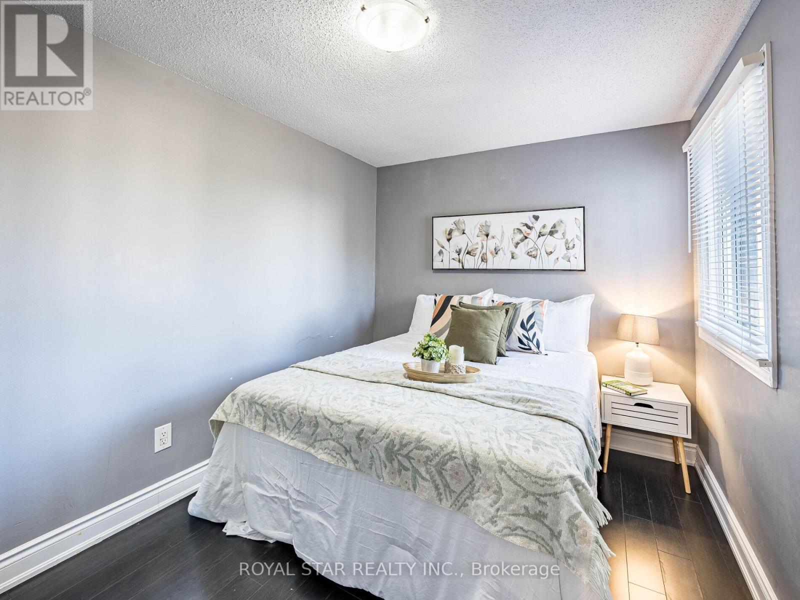 1 Gold Finch Court, Brampton, Ontario  L6S 2K7 - Photo 25 - W12436656