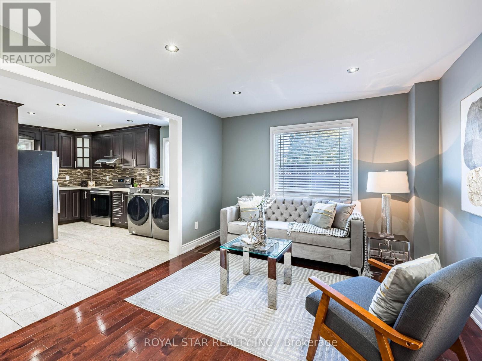 1 Gold Finch Court, Brampton, Ontario  L6S 2K7 - Photo 9 - W12436656