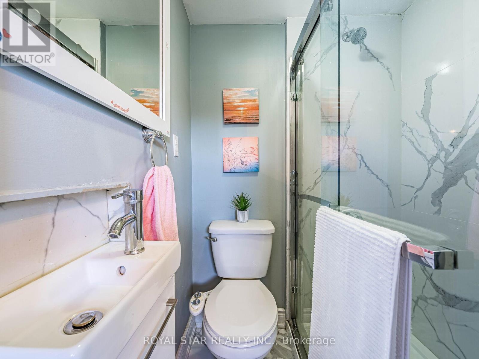 1 Gold Finch Court, Brampton, Ontario  L6S 2K7 - Photo 31 - W12436656