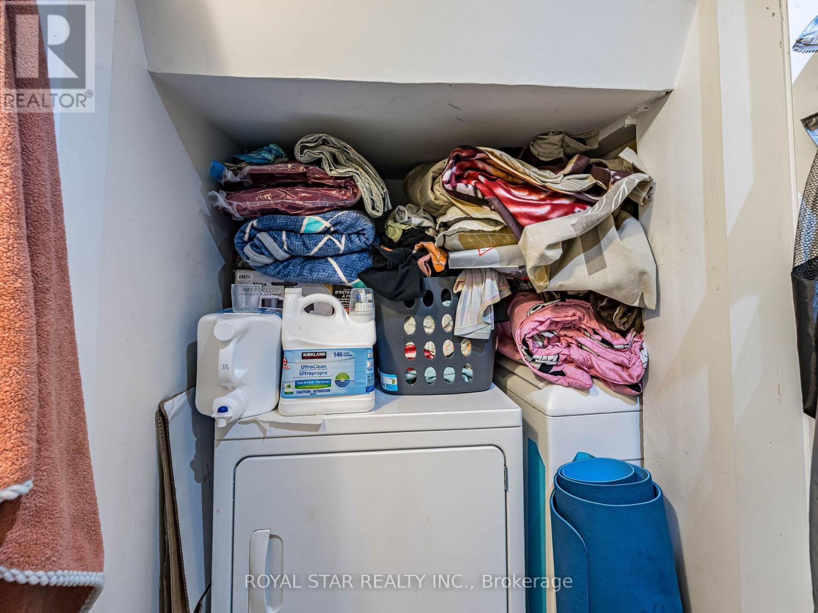 1 Gold Finch Court, Brampton, Ontario  L6S 2K7 - Photo 39 - W12436656