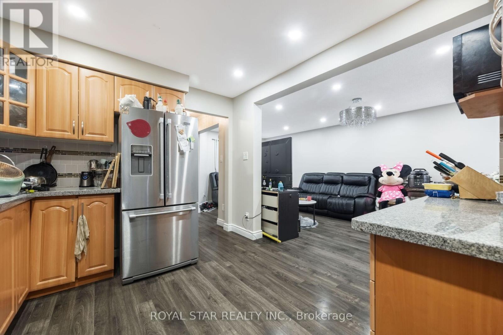 137 Ecclestone Drive, Brampton (Brampton West), Ontario  L6X 3P7 - Photo 17 - W12485580