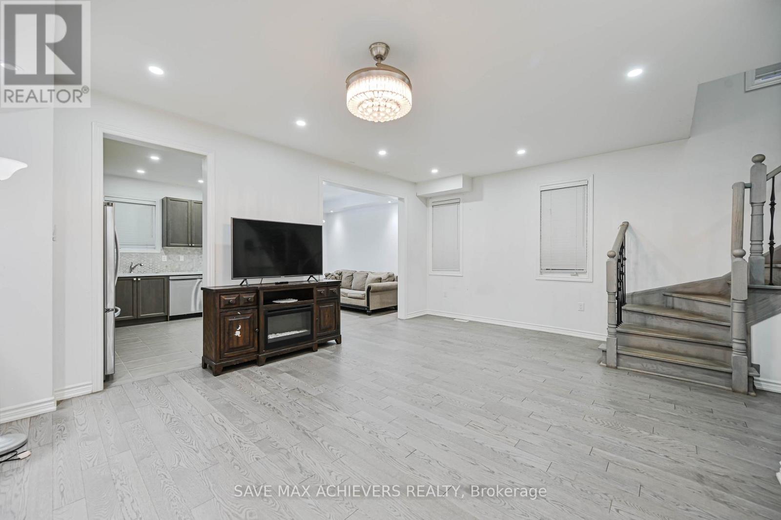 4 Hashmi Place, Brampton, Ontario  L6Y 6K1 - Photo 13 - W12486914