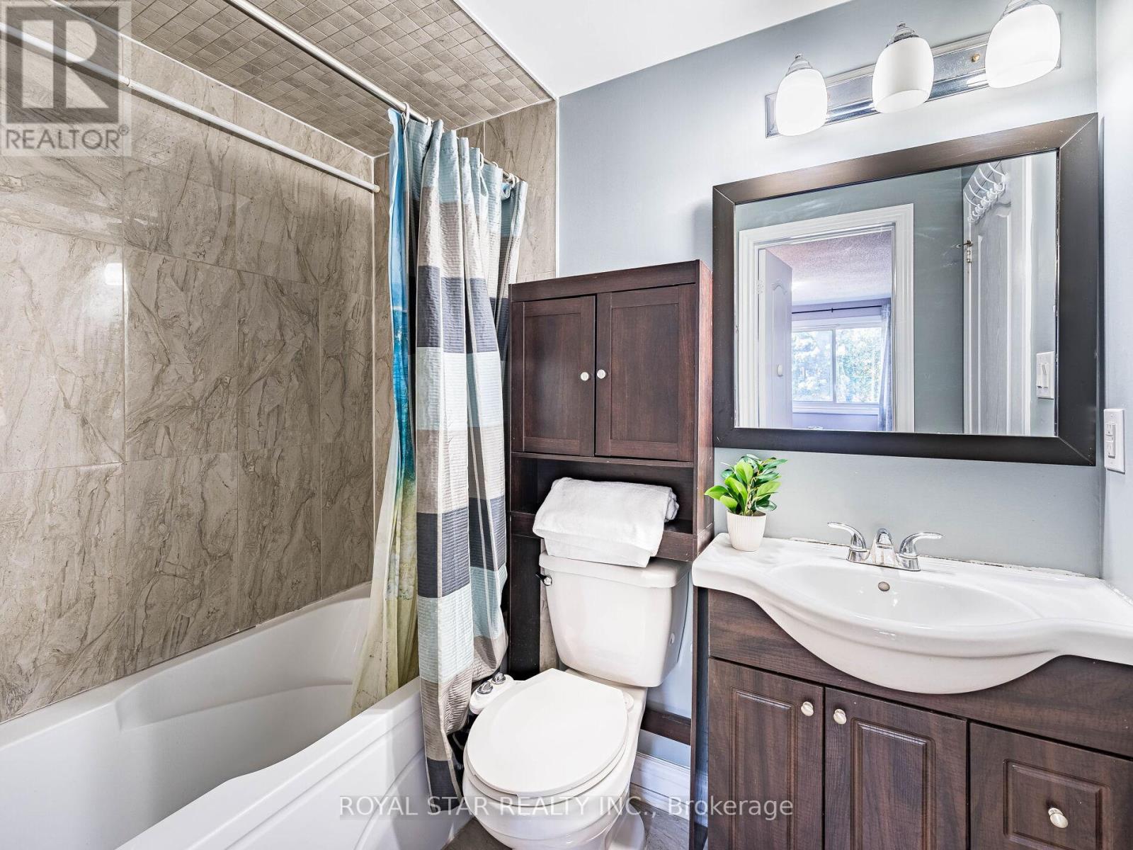 1 Gold Finch Court, Brampton, Ontario  L6S 2K7 - Photo 21 - W12436656