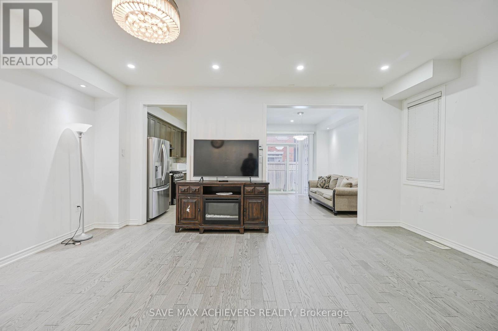 4 Hashmi Place, Brampton, Ontario  L6Y 6K1 - Photo 14 - W12486914