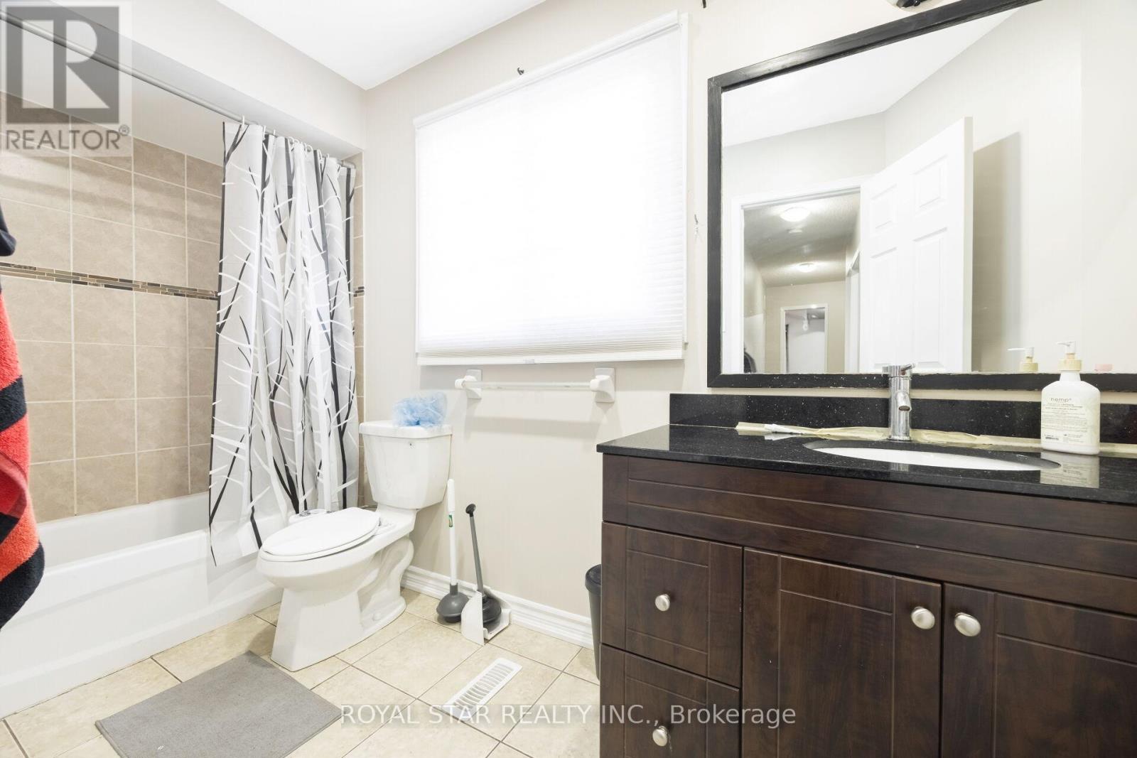 137 Ecclestone Drive, Brampton (Brampton West), Ontario  L6X 3P7 - Photo 30 - W12485580