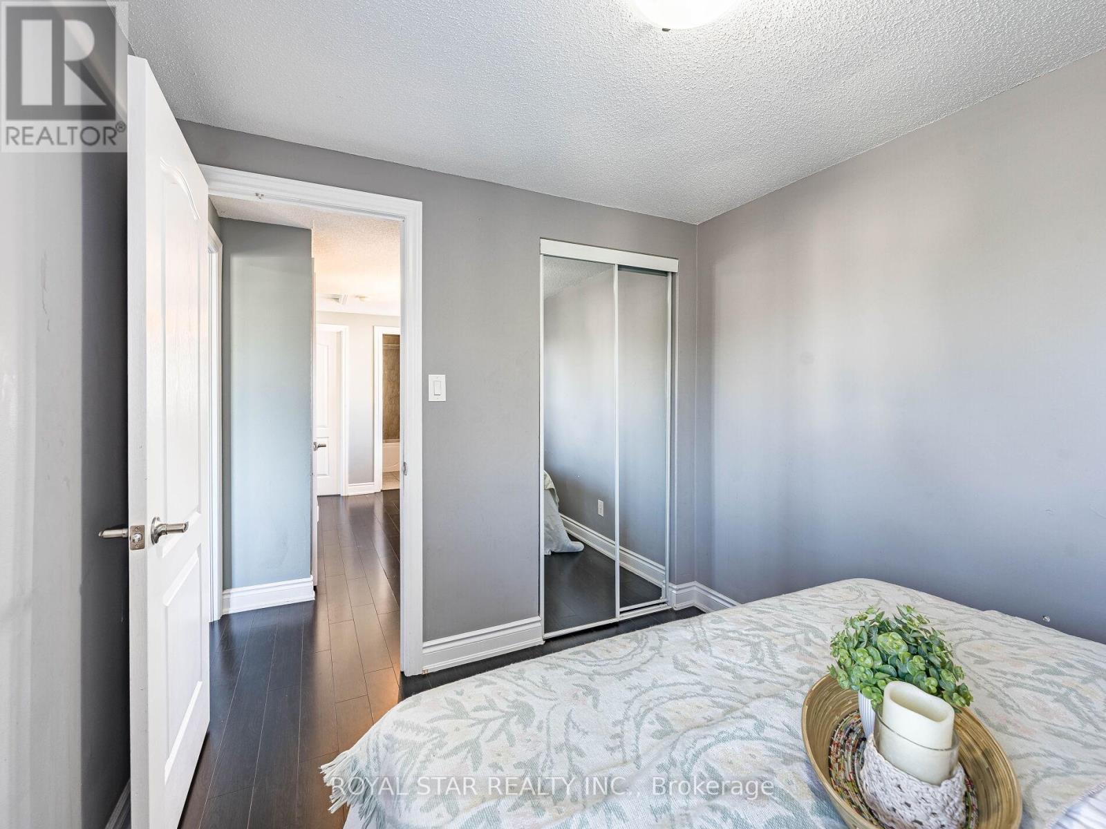 1 Gold Finch Court, Brampton, Ontario  L6S 2K7 - Photo 27 - W12436656