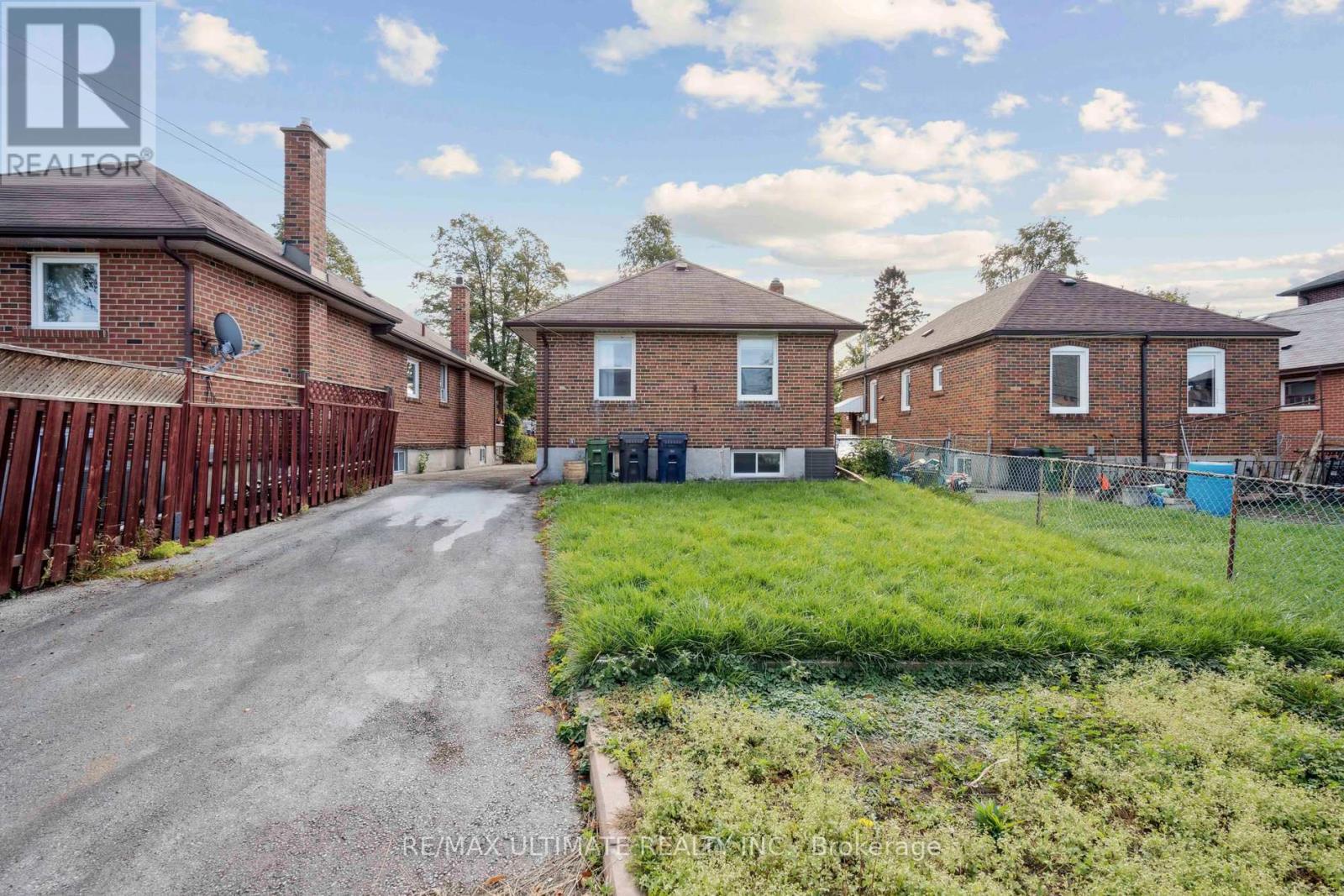 Lower - 542 Glen Park Avenue, Toronto, Ontario  M6B 2G3 - Photo 9 - W12450564