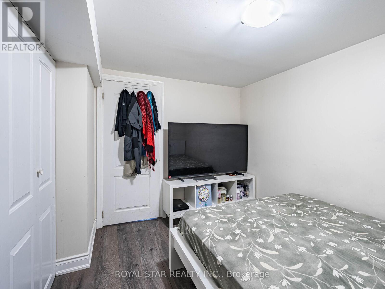 1 Gold Finch Court, Brampton, Ontario  L6S 2K7 - Photo 36 - W12436656