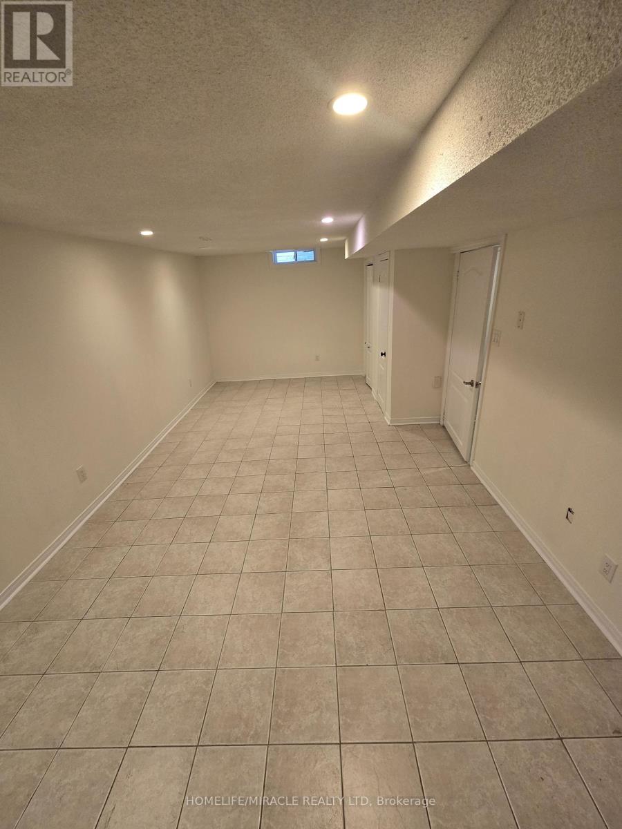 58 Sweetwood Circle, Brampton, Ontario  L7A 2X7 - Photo 46 - W12487319