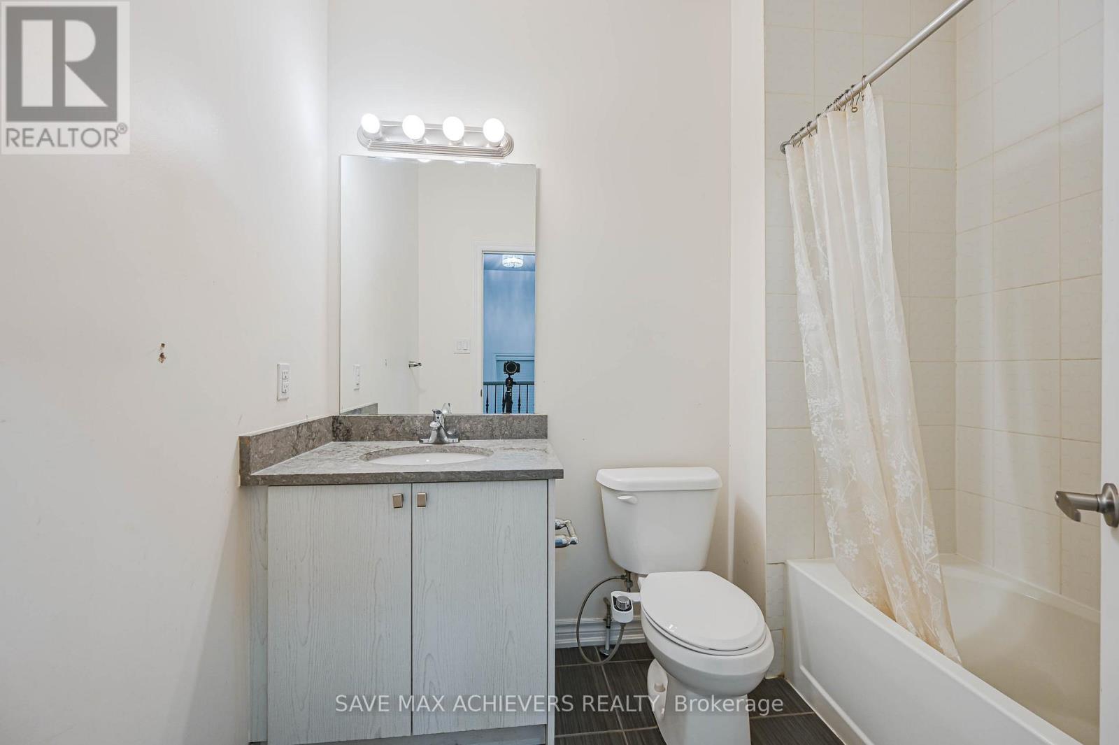 4 Hashmi Place, Brampton, Ontario  L6Y 6K1 - Photo 42 - W12486914