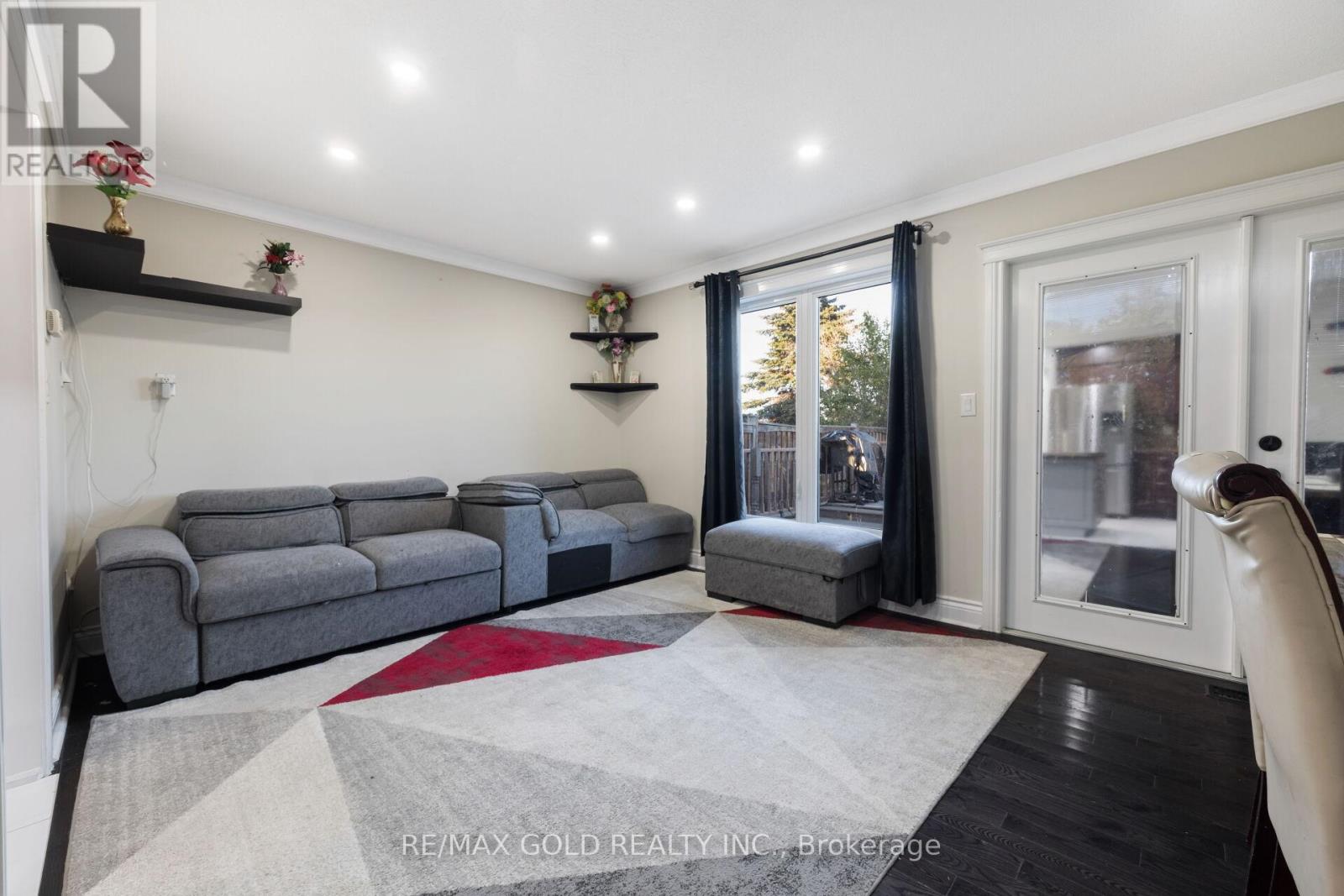 63 Mount Fuji Crescent, Brampton (Sandringham-Wellington), Ontario  L6R 2L5 - Photo 9 - W12487004