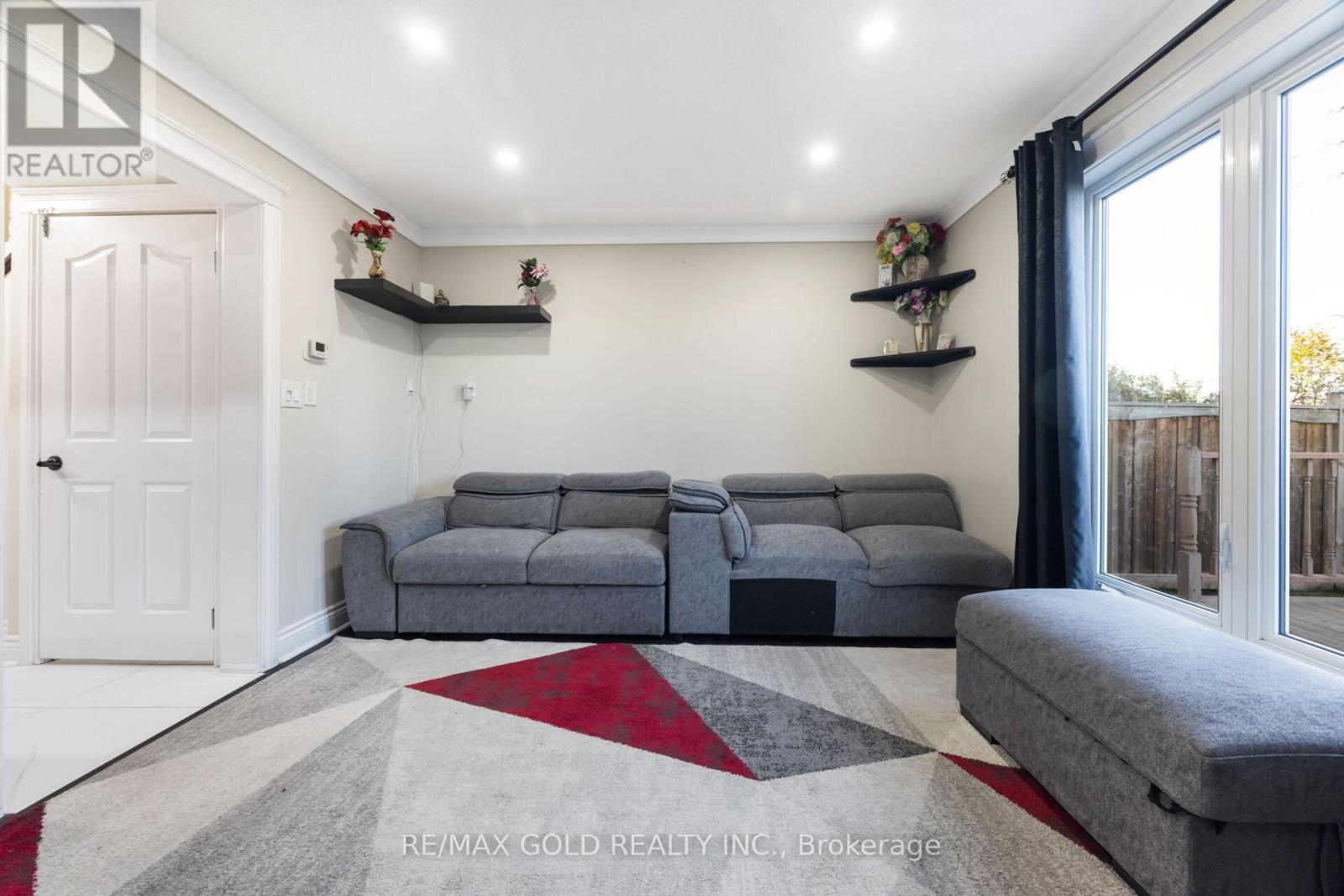 63 Mount Fuji Crescent, Brampton (Sandringham-Wellington), Ontario  L6R 2L5 - Photo 11 - W12487004