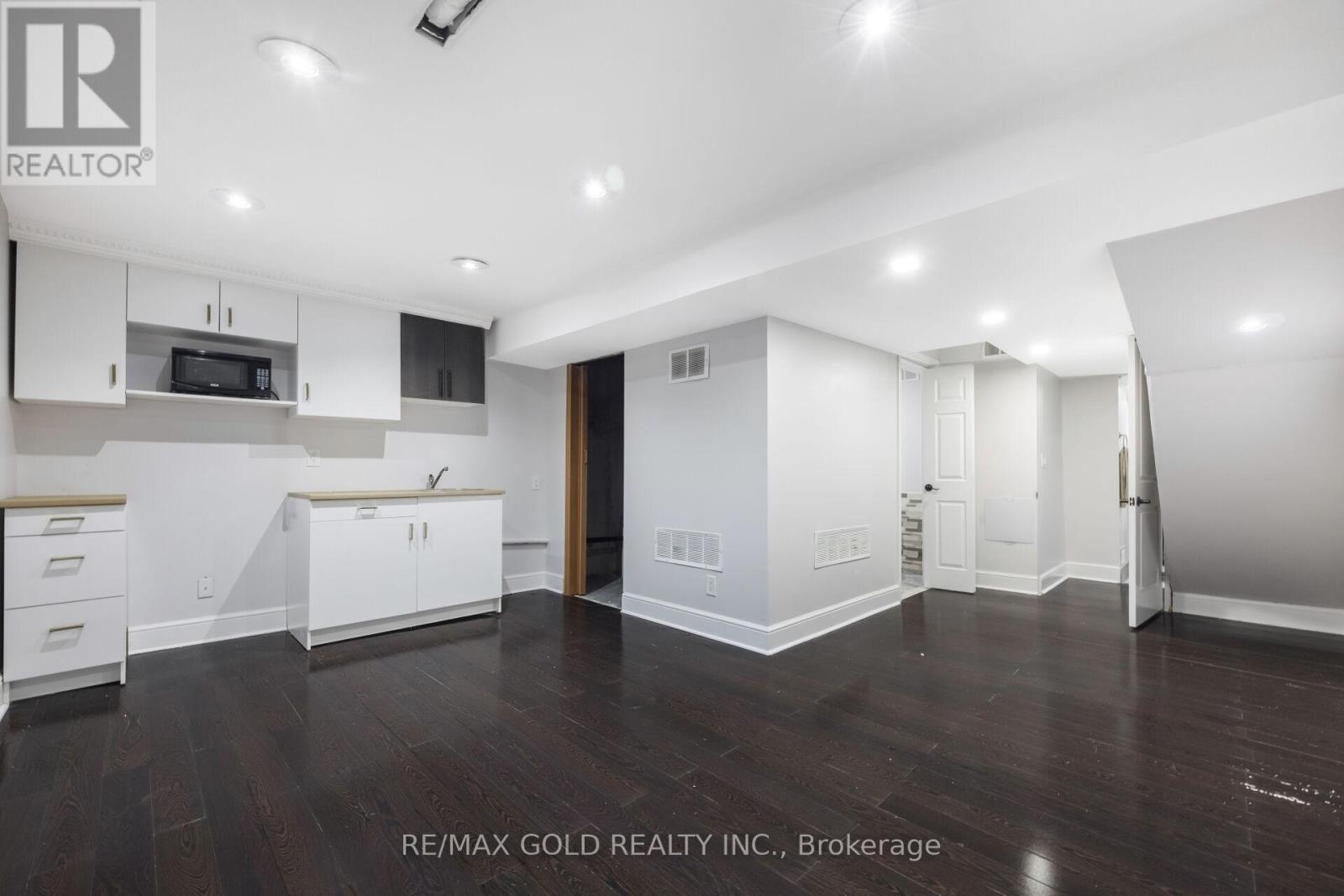 63 Mount Fuji Crescent, Brampton (Sandringham-Wellington), Ontario  L6R 2L5 - Photo 37 - W12487004