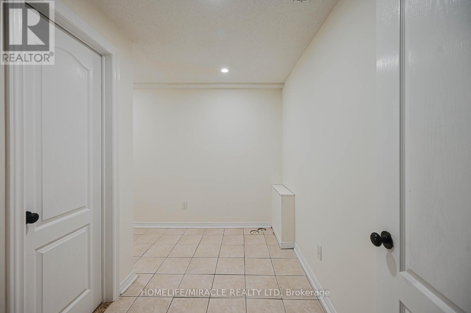 58 Sweetwood Circle, Brampton, Ontario  L7A 2X7 - Photo 43 - W12487319