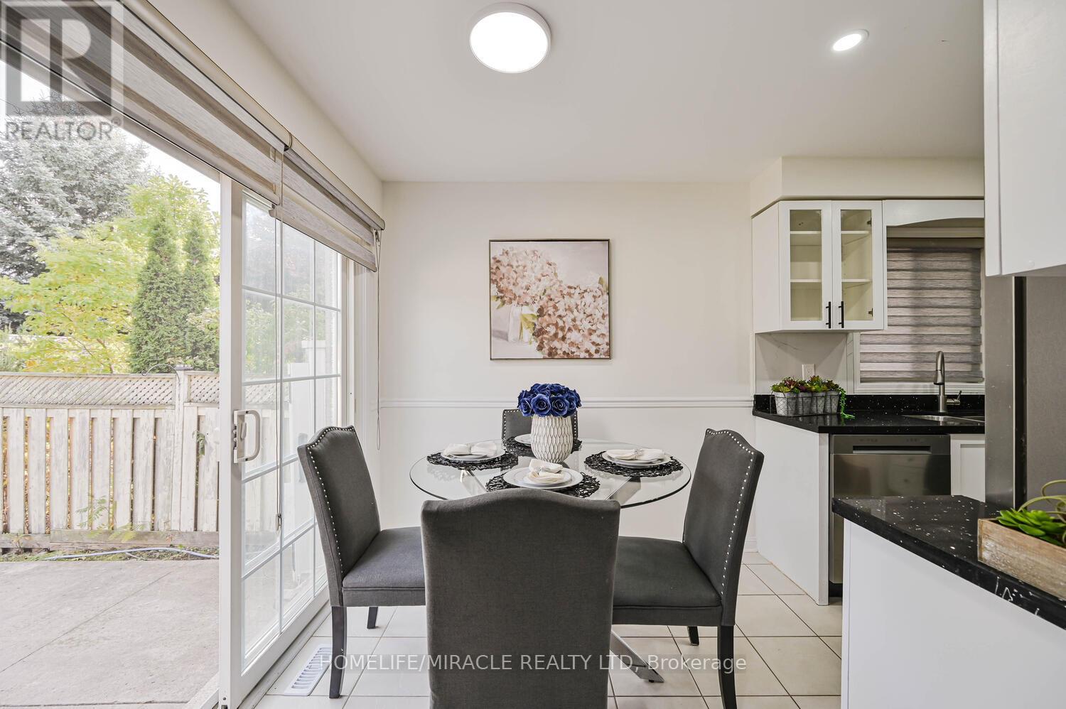 58 Sweetwood Circle, Brampton, Ontario  L7A 2X7 - Photo 15 - W12487319