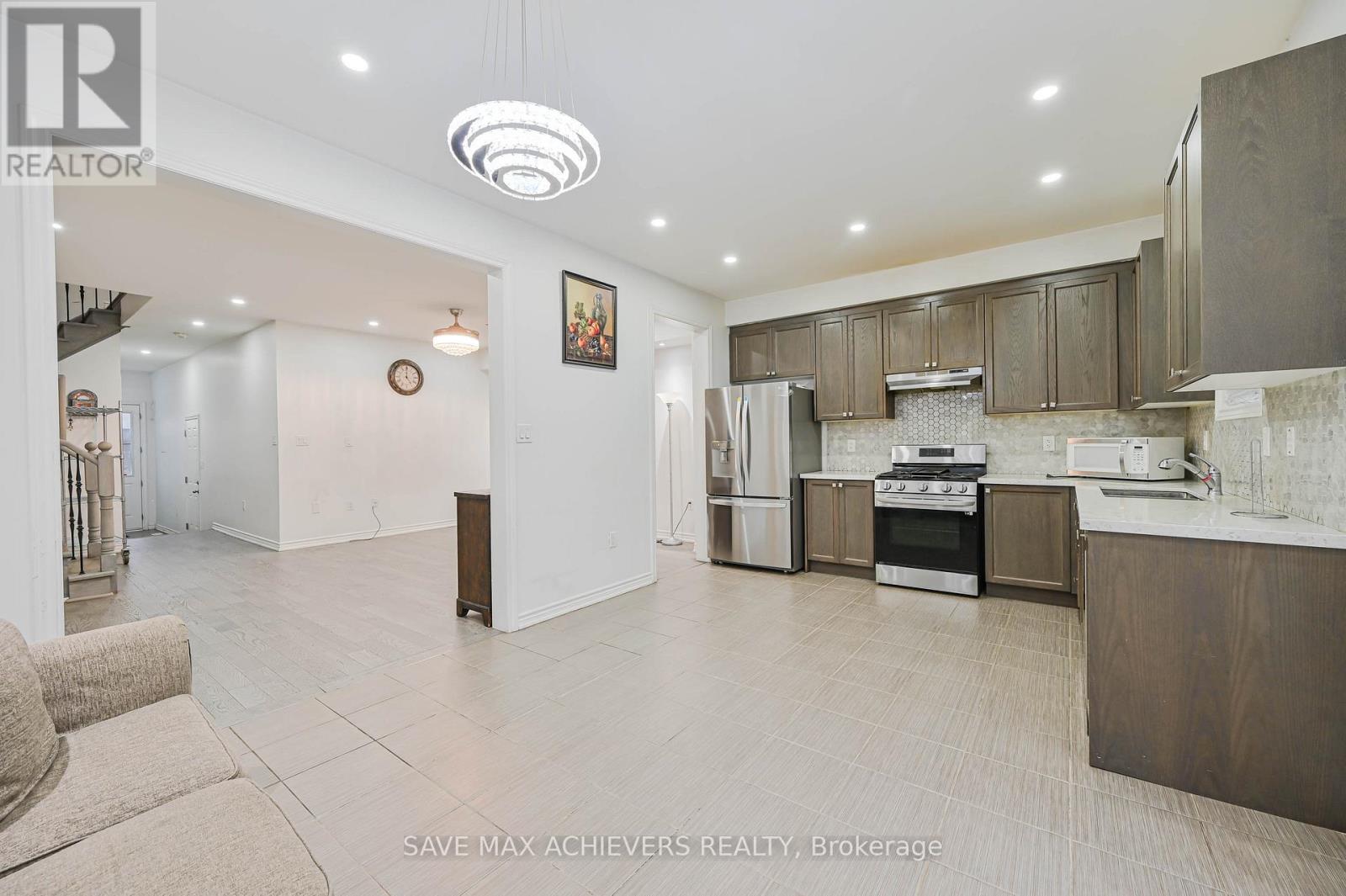 4 Hashmi Place, Brampton, Ontario  L6Y 6K1 - Photo 19 - W12486914