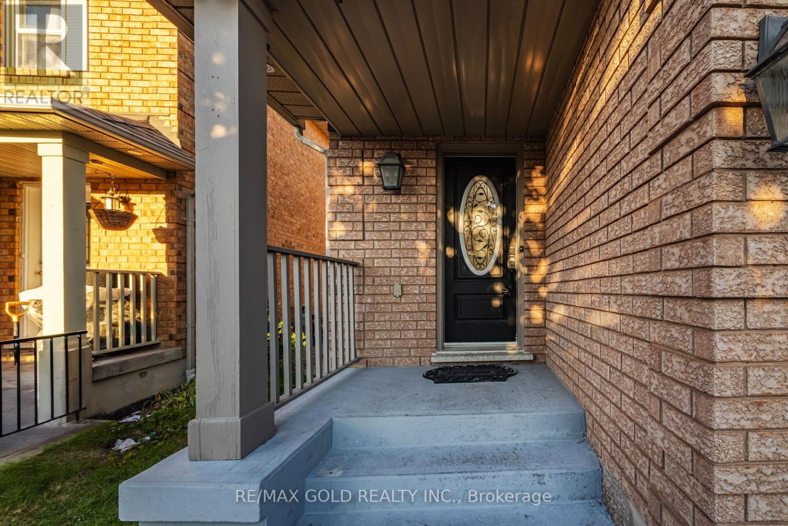 63 Mount Fuji Crescent, Brampton (Sandringham-Wellington), Ontario  L6R 2L5 - Photo 6 - W12487004
