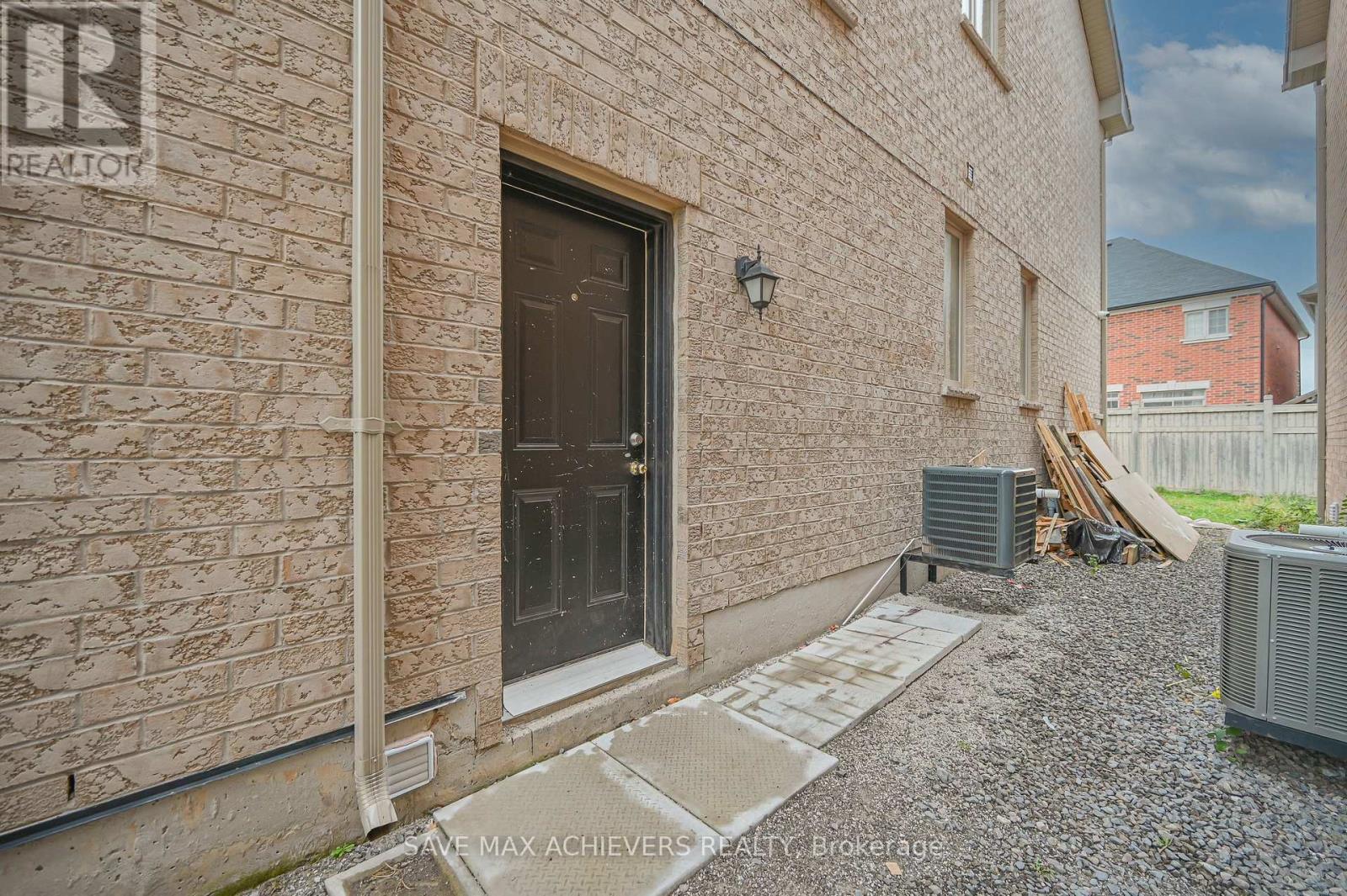 4 Hashmi Place, Brampton, Ontario  L6Y 6K1 - Photo 47 - W12486914