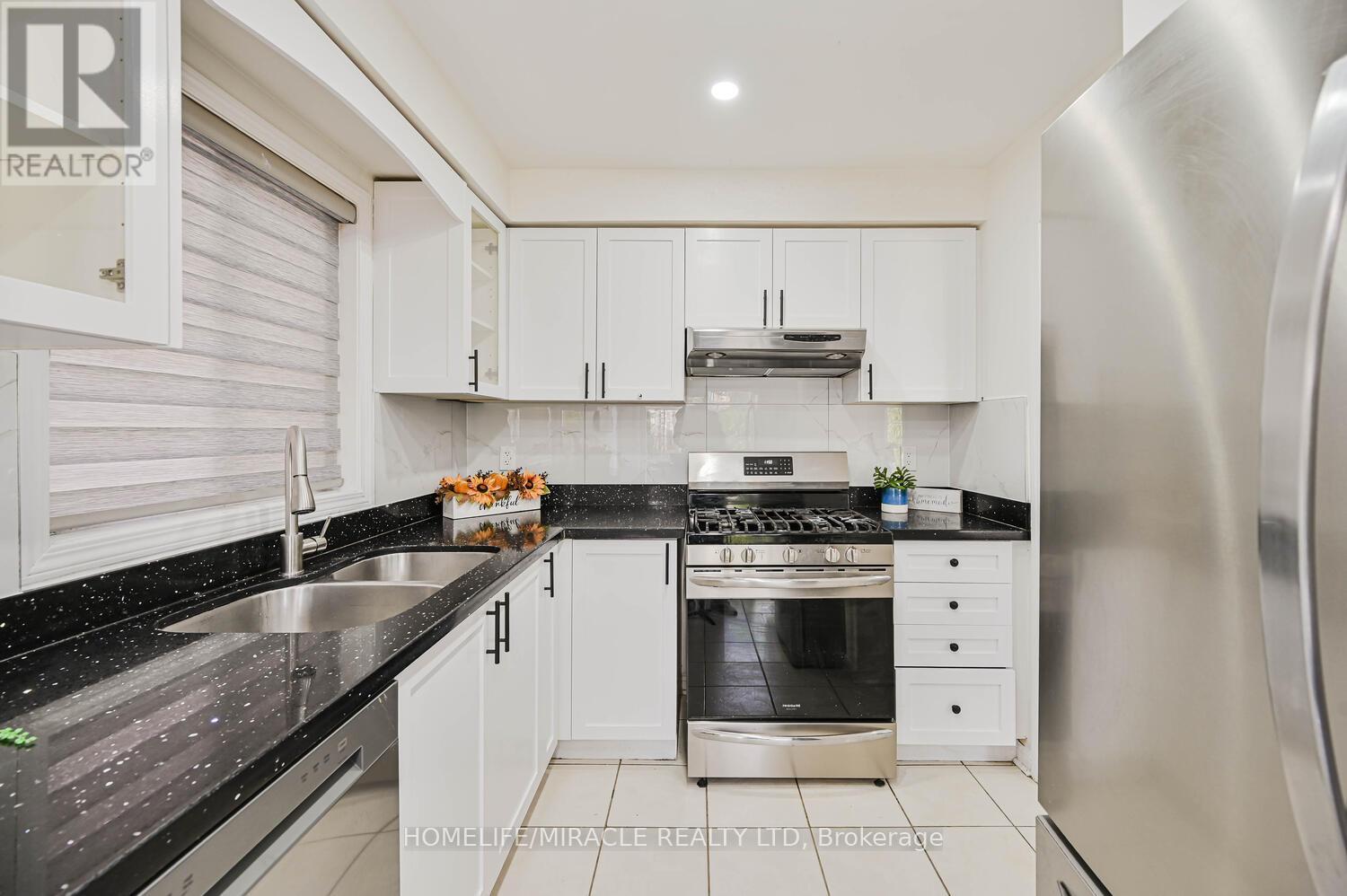 58 Sweetwood Circle, Brampton, Ontario  L7A 2X7 - Photo 20 - W12487319