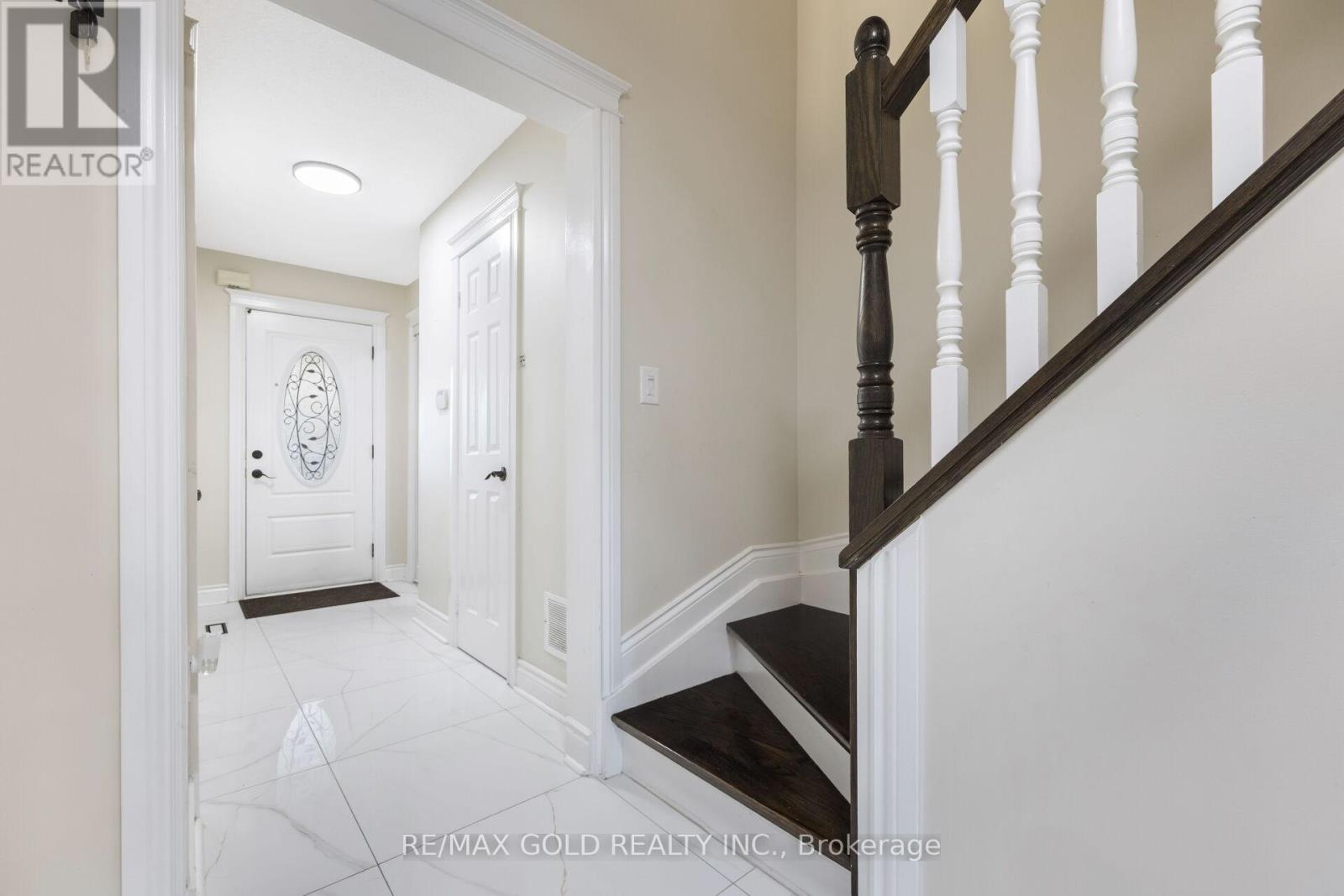 63 Mount Fuji Crescent, Brampton (Sandringham-Wellington), Ontario  L6R 2L5 - Photo 21 - W12487004