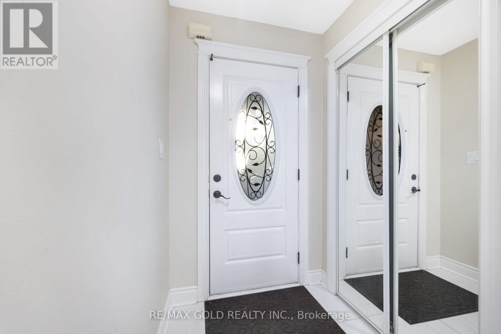 63 Mount Fuji Crescent, Brampton (Sandringham-Wellington), Ontario  L6R 2L5 - Photo 7 - W12487004