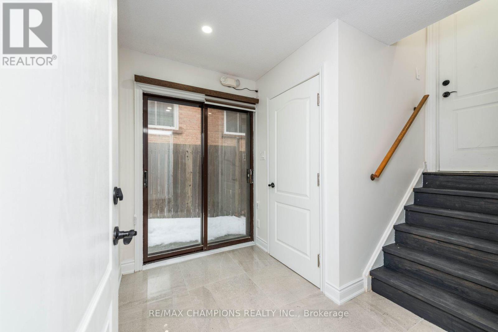 11 Crosswood Lane, Brampton, Ontario  L6V 3M1 - Photo 43 - W12487547