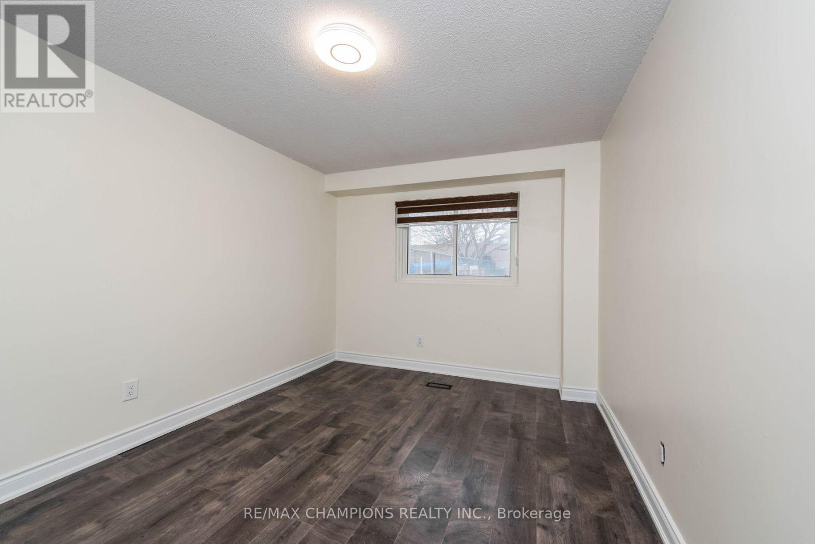 11 Crosswood Lane, Brampton, Ontario  L6V 3M1 - Photo 34 - W12487547