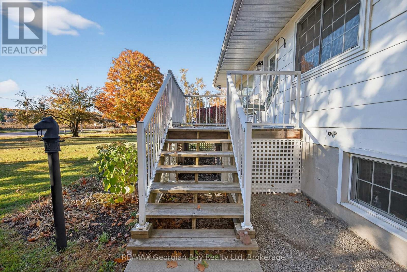 1034 Pine Grove Road, Penetanguishene, Ontario  L9M 2B5 - Photo 2 - S12487432