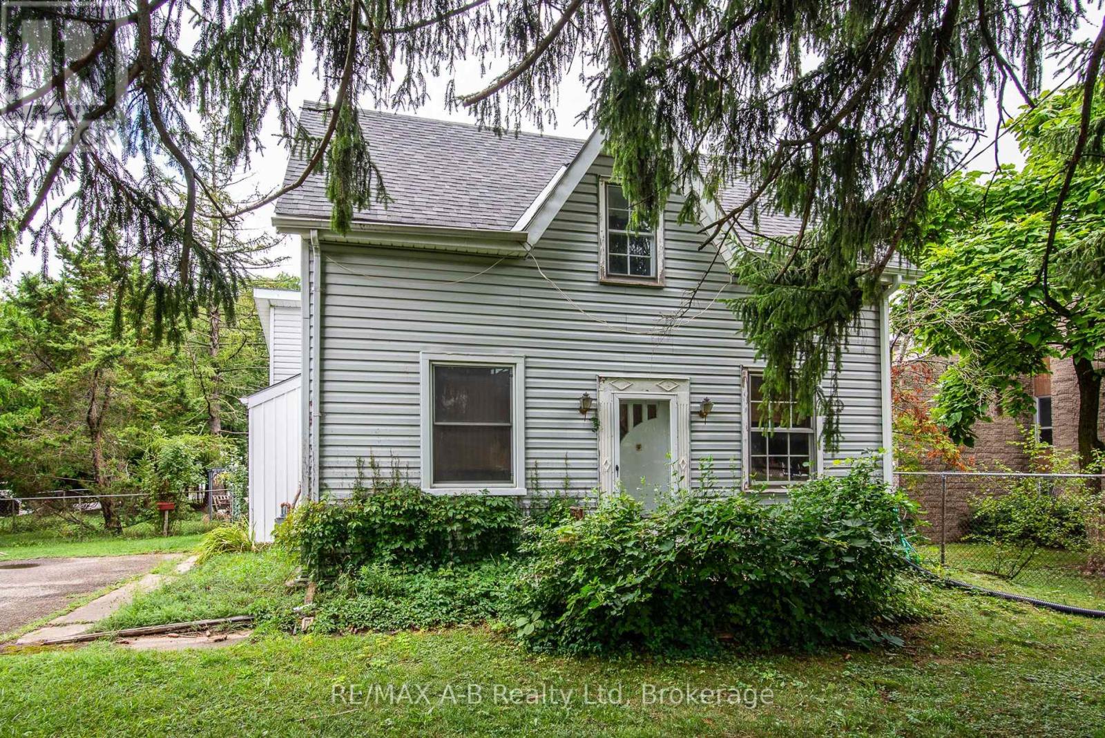 48 Franklin Drive, Stratford, Ontario  N5A 5P2 - Photo 2 - X12442881