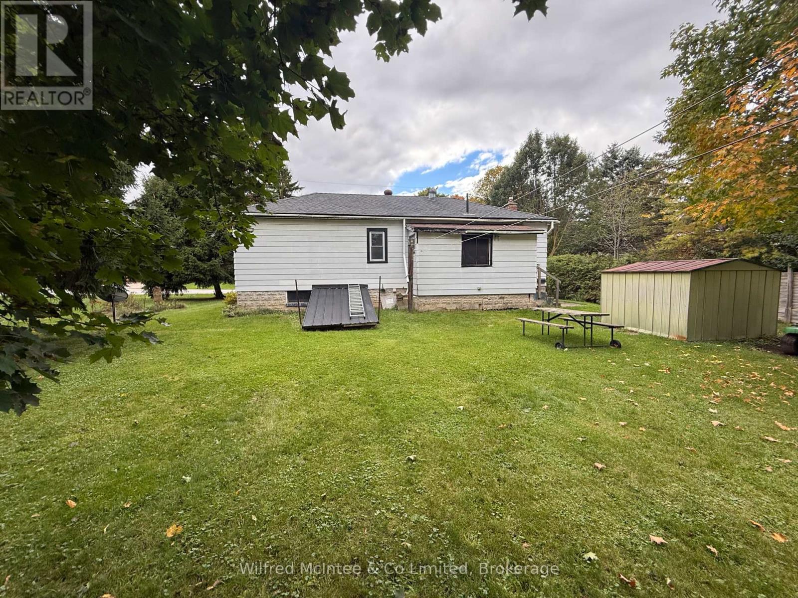 408 Mary Street, Brockton, Ontario  N0G 2V0 - Photo 9 - X12458733