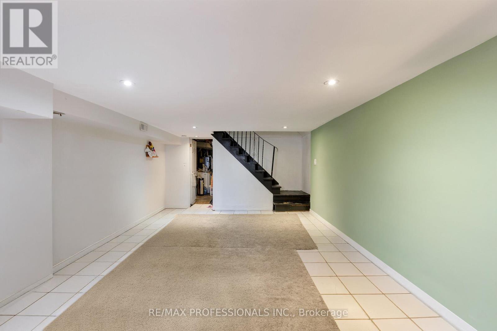 176 Symington Avenue, Toronto, Ontario  M6P 3W6 - Photo 13 - W12487724