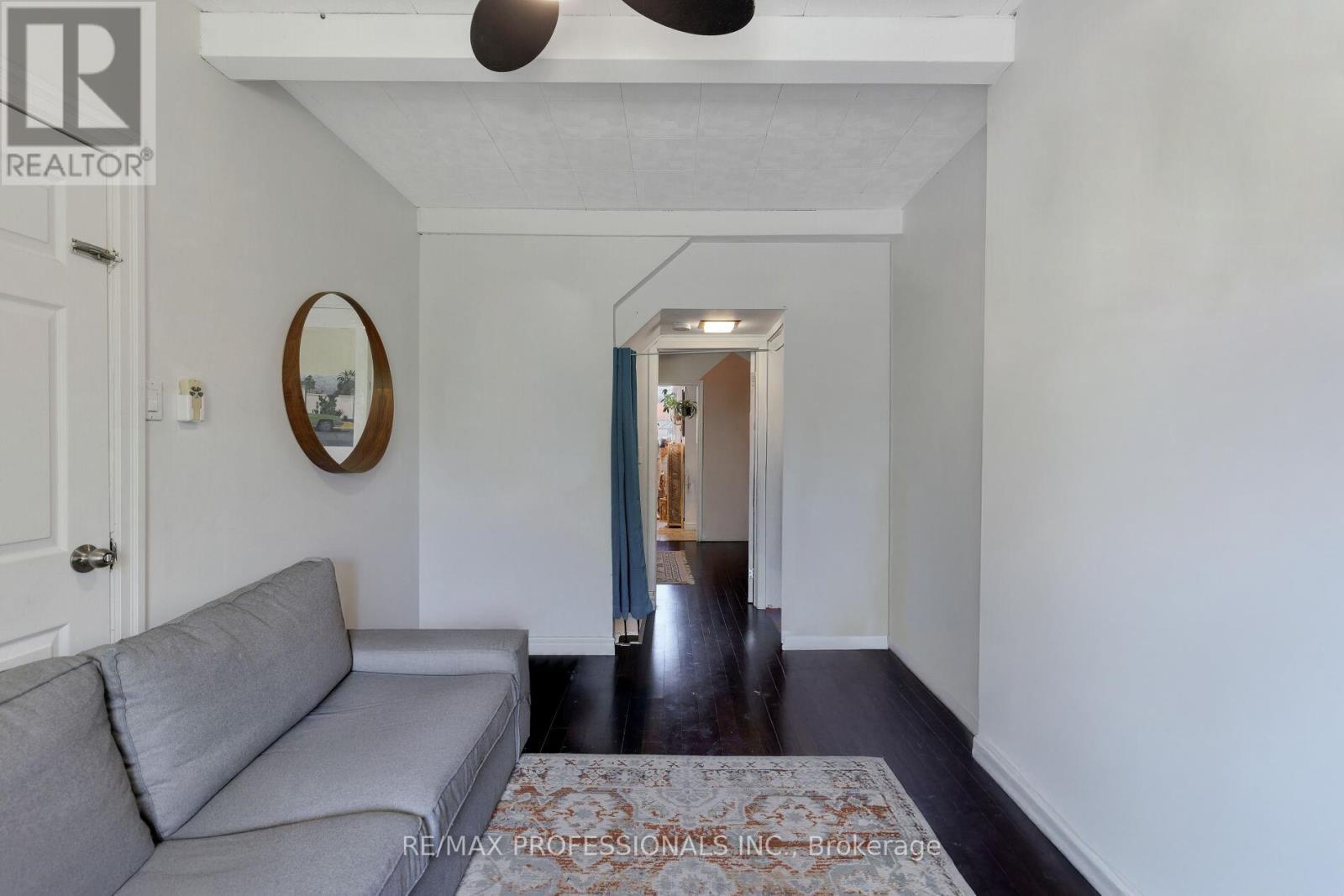 176 Symington Avenue, Toronto, Ontario  M6P 3W6 - Photo 11 - W12487724