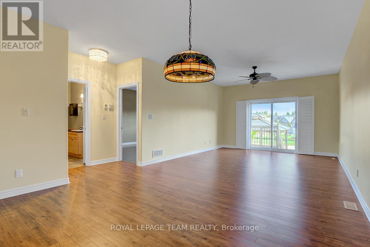 520 Clothier Street W, North Grenville, Ontario  K0G 1J0 - Photo 11 - X12257928