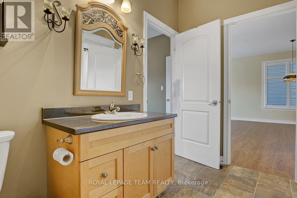 520 Clothier Street W, North Grenville, Ontario  K0G 1J0 - Photo 27 - X12257928