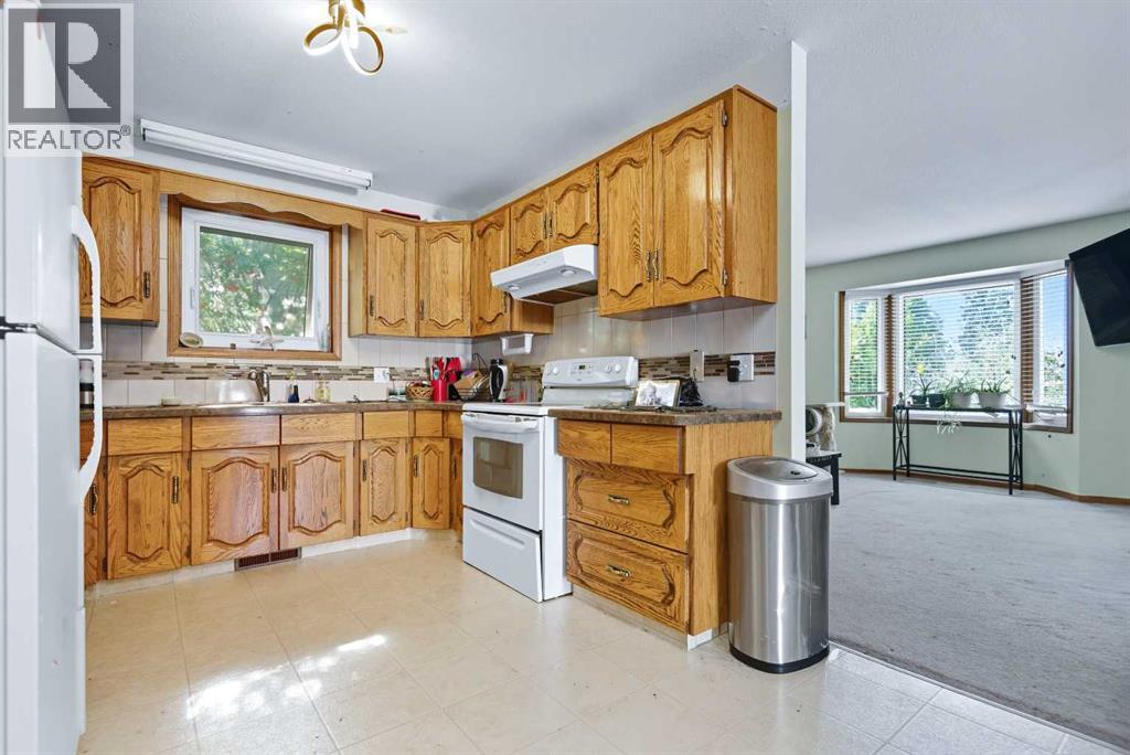 3853, 51 Avenue Close, Ponoka, Alberta  T4J 1C7 - Photo 4 - A2255610