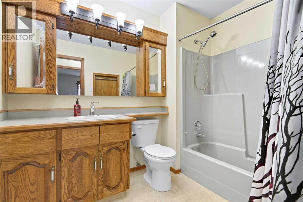 3853, 51 Avenue Close, Ponoka, Alberta  T4J 1C7 - Photo 7 - A2255610