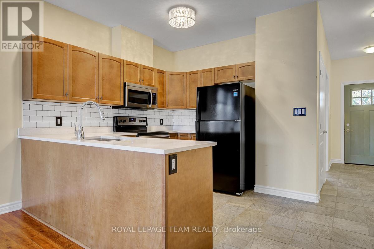 520 Clothier Street W, North Grenville, Ontario  K0G 1J0 - Photo 4 - X12257928