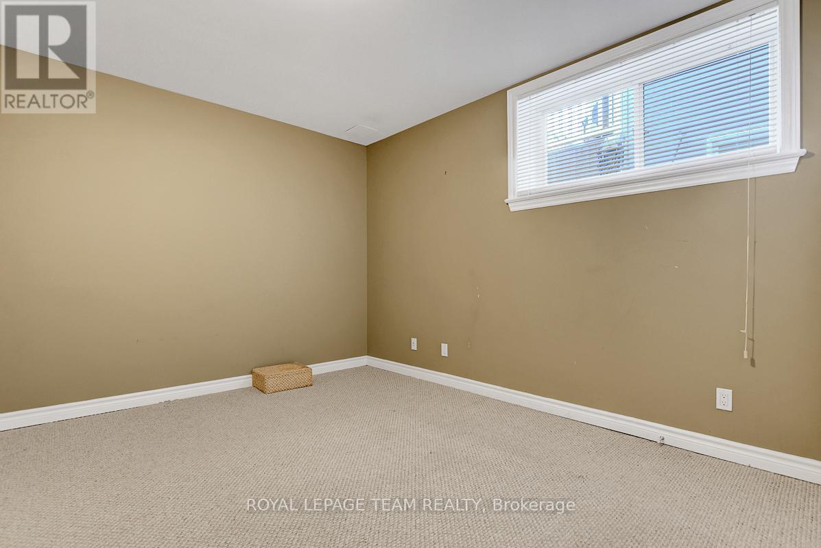 520 Clothier Street W, North Grenville, Ontario  K0G 1J0 - Photo 37 - X12257928