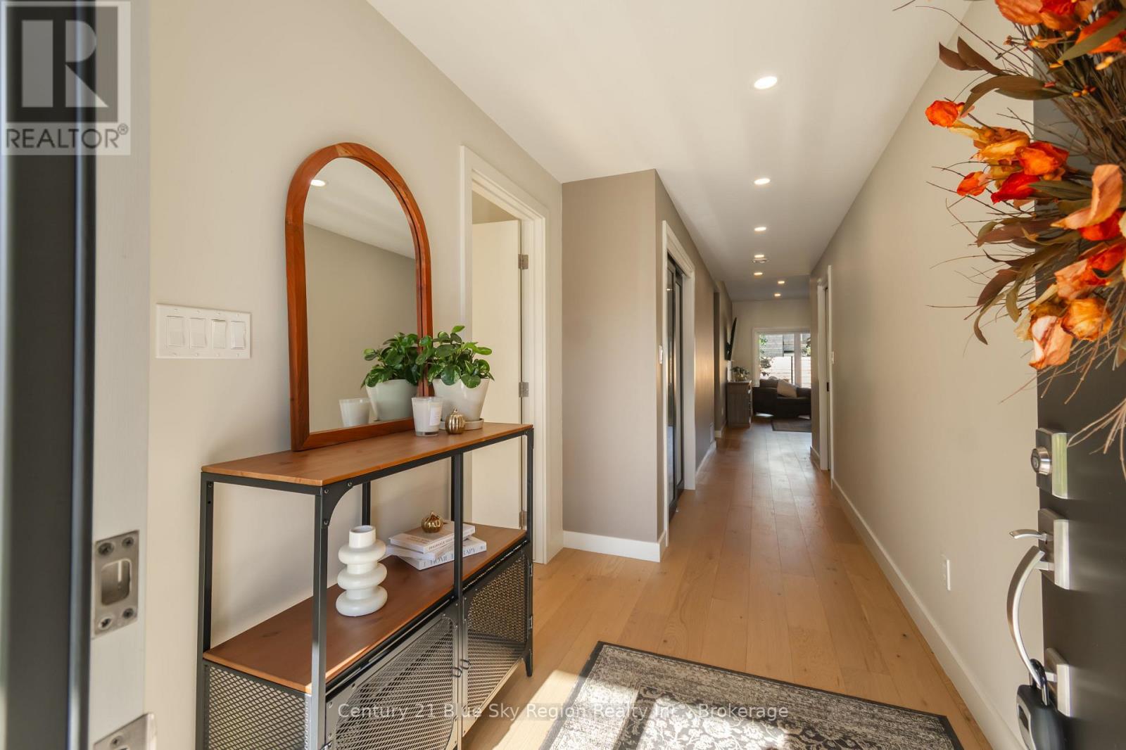 160 Sugarbush Street, North Bay, Ontario  P1C 1M8 - Photo 3 - X12442342