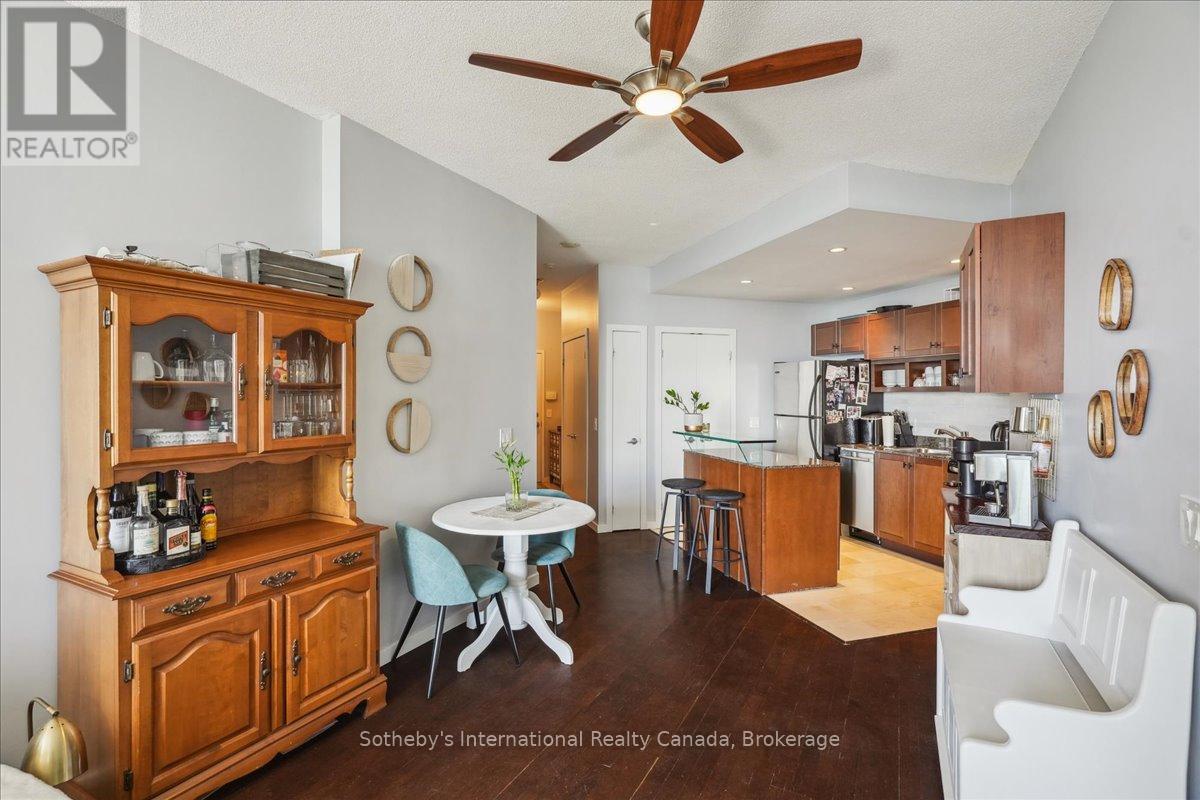 1804 - 218 Queens Quay W, Toronto, Ontario M5J 2Y6 - Photo 18 - C12488196