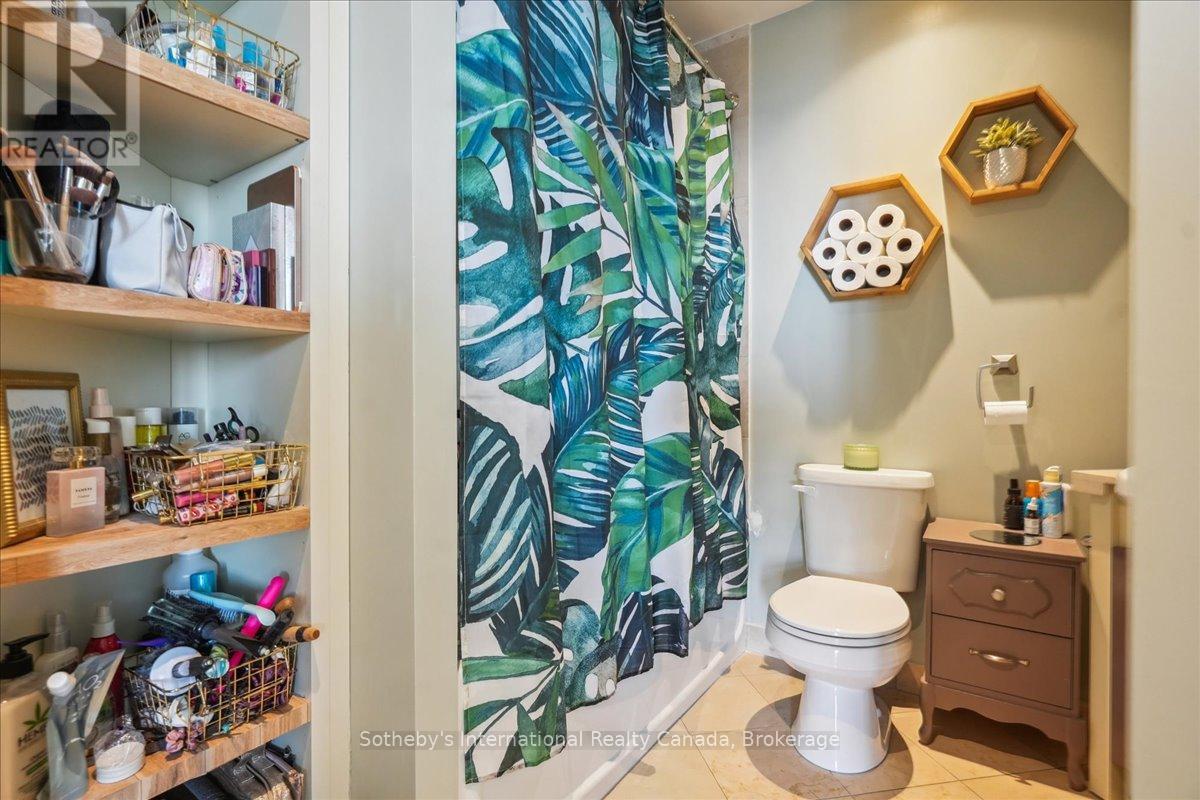 1804 - 218 Queens Quay W, Toronto, Ontario M5J 2Y6 - Photo 23 - C12488196