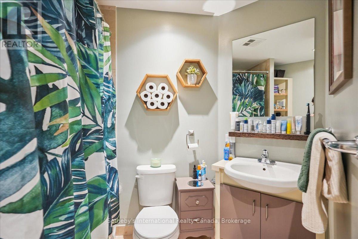 1804 - 218 Queens Quay W, Toronto, Ontario M5J 2Y6 - Photo 24 - C12488196