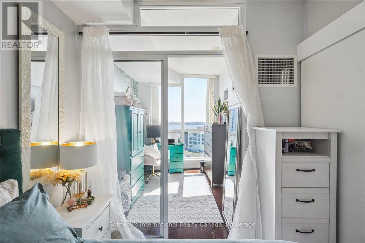 1804 - 218 Queens Quay W, Toronto, Ontario M5J 2Y6 - Photo 25 - C12488196