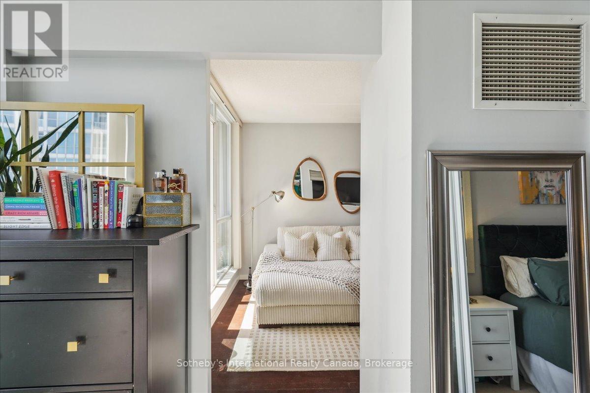 1804 - 218 Queens Quay W, Toronto, Ontario M5J 2Y6 - Photo 29 - C12488196