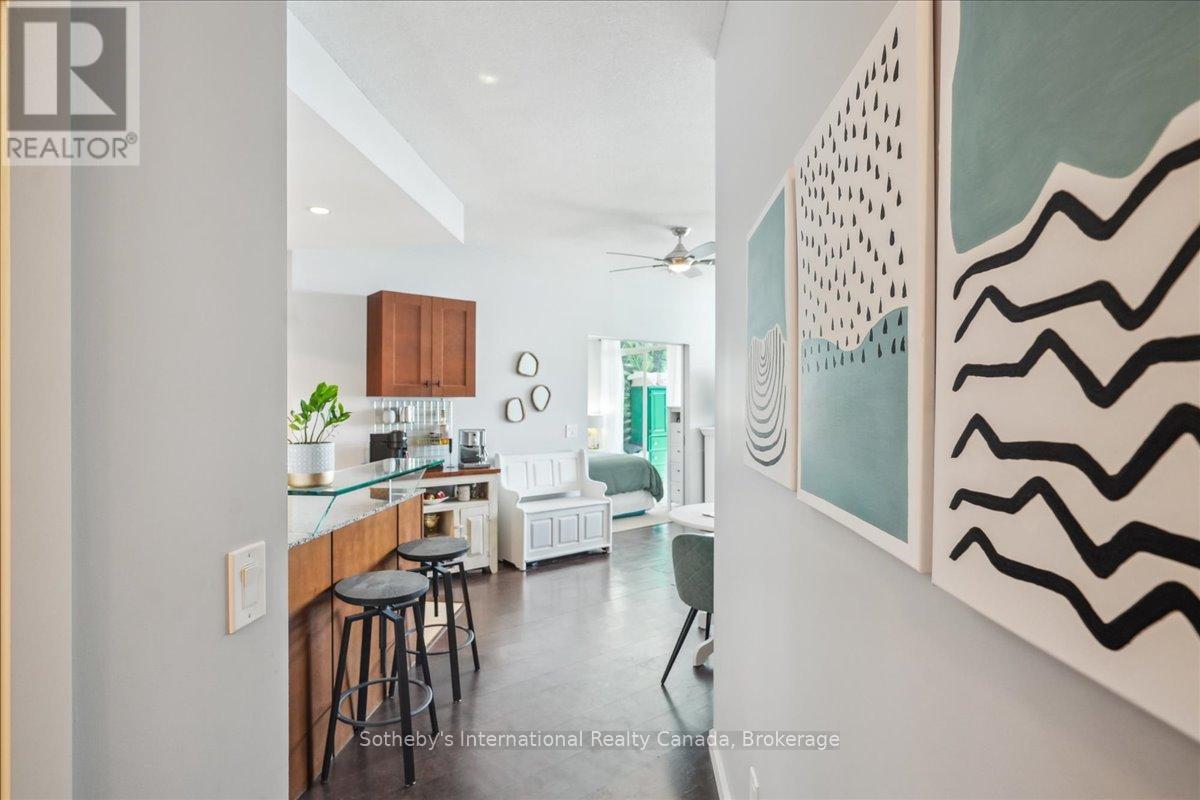 1804 - 218 Queens Quay W, Toronto, Ontario M5J 2Y6 - Photo 7 - C12488196